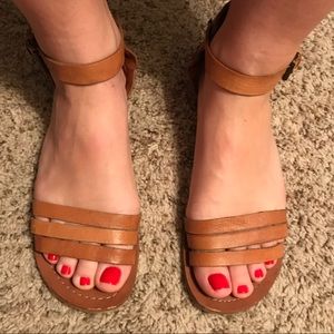 Dolce Vita brown sandals size 7.5